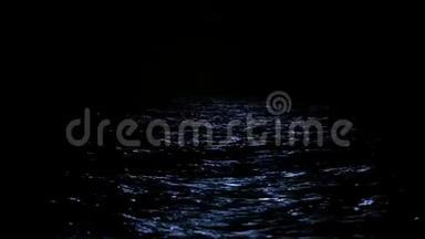 海水中月亮的反射